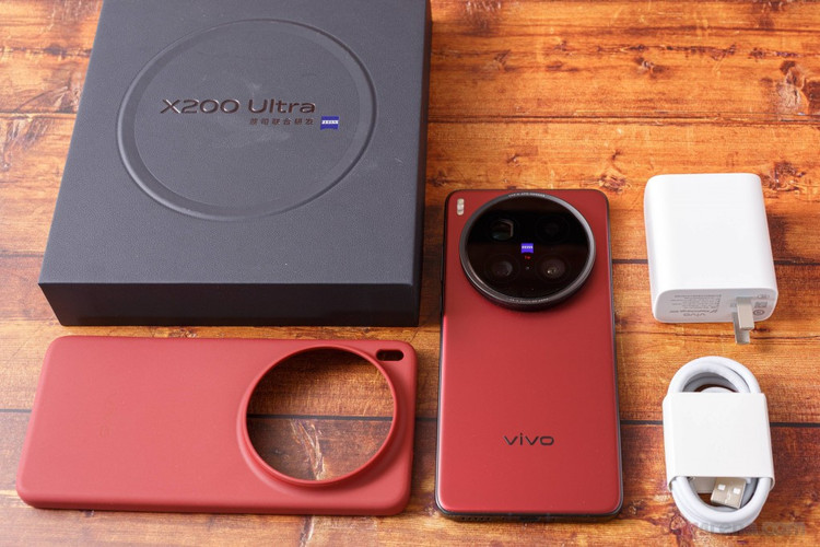 گوشی موبایل ویوو Vivo X200 Ultra (16+512 گیگ)