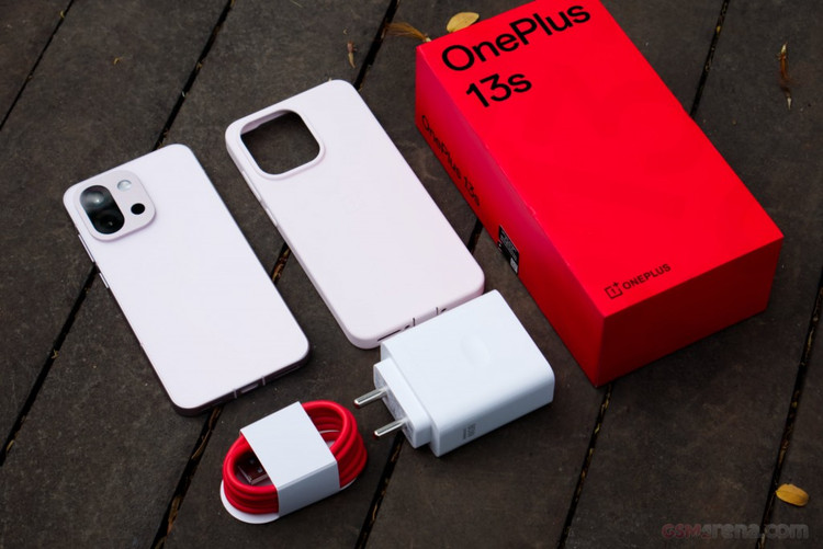 گوشی وانپلاس OnePlus 13s (حافظه 512 گیگابایت رم 12 گیگابایت)